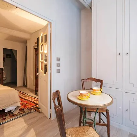 Unique Townhouse Center!! 펜션 *