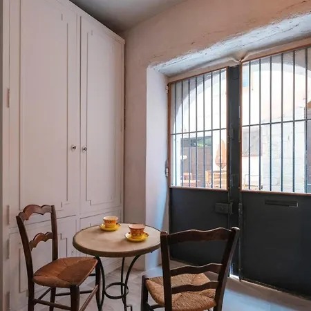 Unique Townhouse Center!! 펜션 *