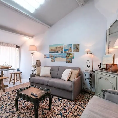 Unique Townhouse Center!! * Cannes