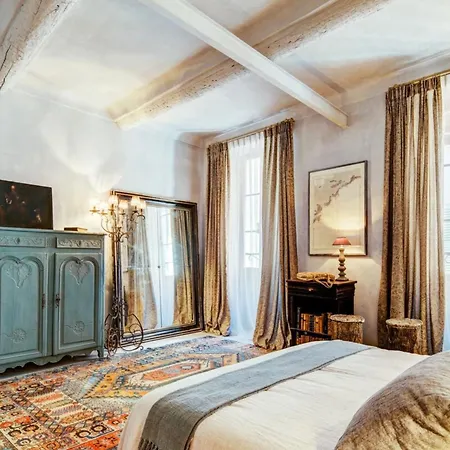 Unique Townhouse Center!! Cannes