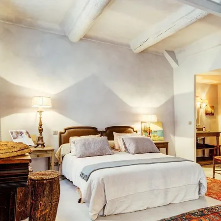Unique Townhouse Center!! Cannes