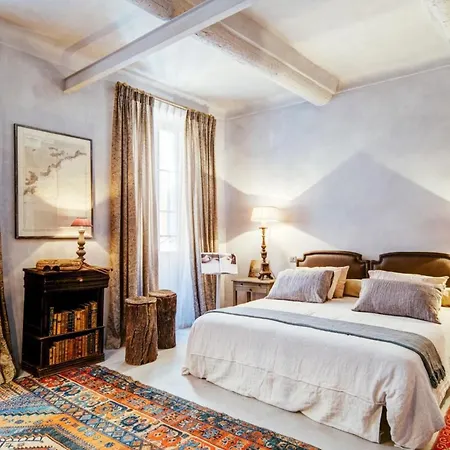 Unique Townhouse Center!! * Cannes