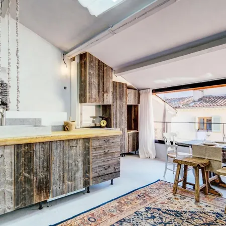Holiday home Unique Townhouse Center!! Cannes